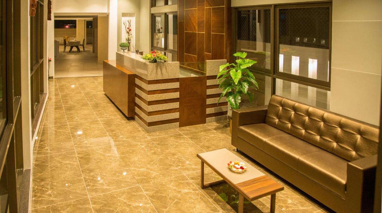 Hotel Nirvana Alībāg Dış mekan fotoğraf
