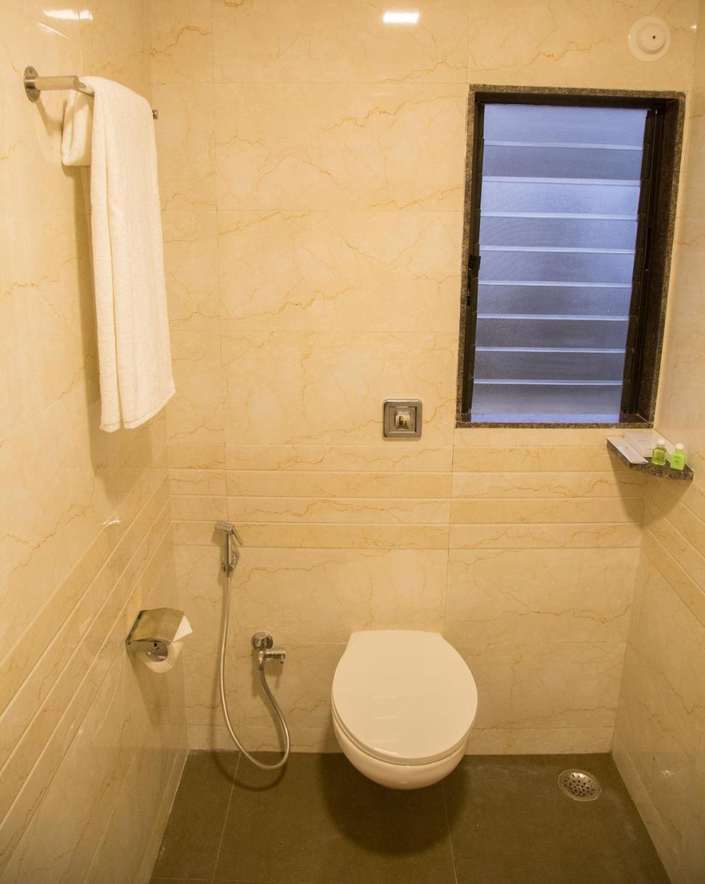 Hotel Nirvana Alībāg Dış mekan fotoğraf