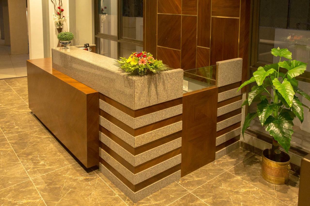 Hotel Nirvana Alībāg Dış mekan fotoğraf